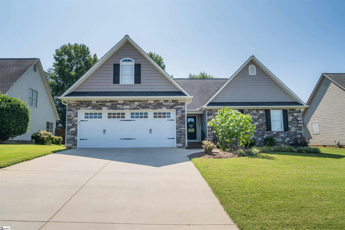 675 SECRETARIAT DR, BOILING SPRINGS, SC 29316, photo 1 of 34